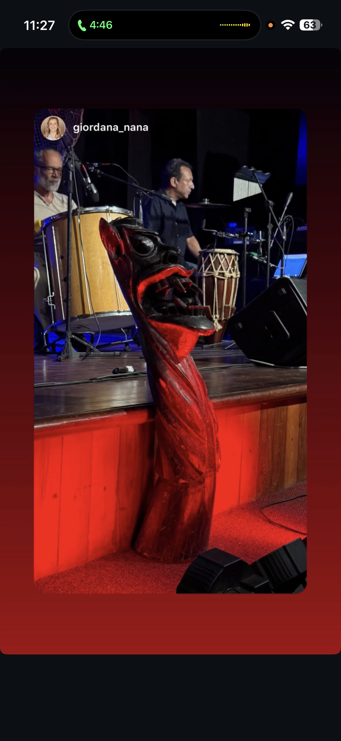 Carranca vermelha no palco — Cogulezo ao vivo